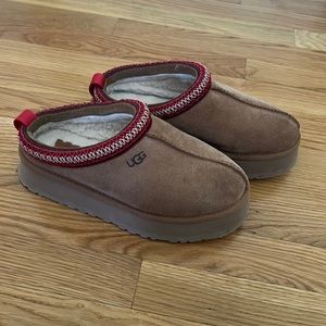 Ugh Tazz Slippers